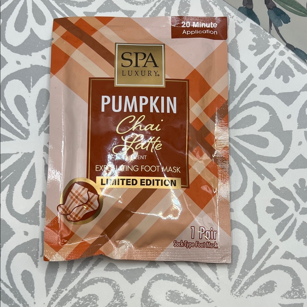 Pumpkin Chai Exfoliating Foot Mask - Orange